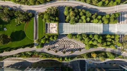 Bird's eye view of Salesforce Park in San Francisco, CA.